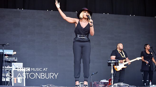 Mary J. Blige Glastonbury Performance; Joins Mark Ronson, George Clinton and Grandmaster Flash for Uptown Funk Set