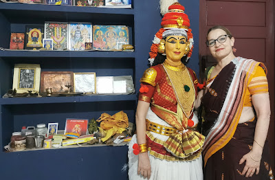 NANGIARKOOTHU ARANGETRAM Marialuisa Sales Guru Kalamandalam Sindhu Mizhavu: Kalamandalam Rahul, Kalamandalam Vujay EdakkaKalamandalam Sudheesh Thalam: Margi Aswathi 14 Agosto 2022 Kathakali School Cheruturuthy, Kerala Marialuisa Sales Maria Luisa Sales