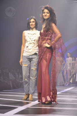 Anushka Sharma at Rina Dhaka show 