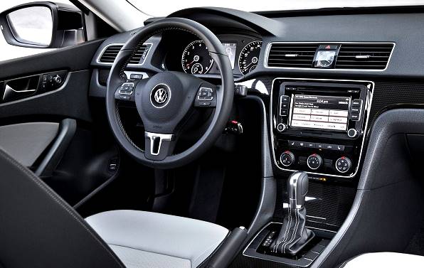 2016 Volkswagen Passat TDI Interior