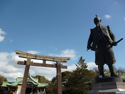 豊國神社の鳥居と秀吉