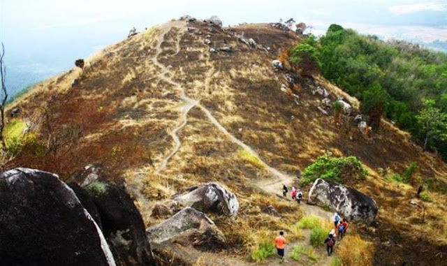 KEBAKARAN BESAR DI BUKIT BROGA