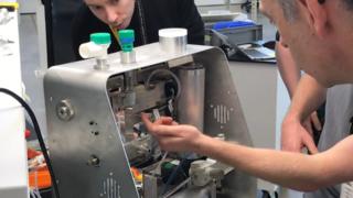 Dyson Covid-19 ventilators are 'no longer required'|डायसन कोविद -19 वेंटिलेटर 'अब आवश्यक नहीं हैं' Dyson Covid-19 ventilators are 'no longer required'|डायसन कोविद -19 वेंटिलेटर 'अब आवश्यक नहीं हैं'