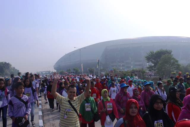 Jalan Santai Hari Koperasi 2016 di Stadion GBLA