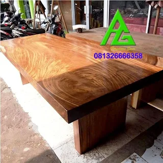 jual meja meja makan suar natural dan hitam kotak agus furniture 081326666358