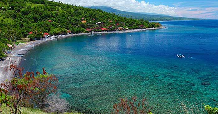 MENIKMATI KEINDAHAN BAWAH  LAUT  PANTAI AMED Reygian 