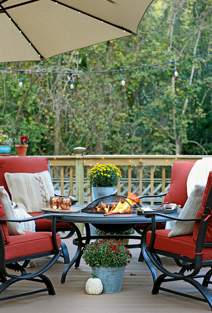 Outdoor fall decor