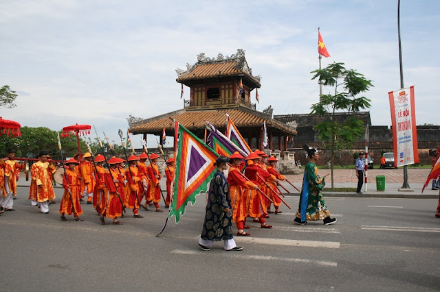 8 unique experiences when traveling Hue 4