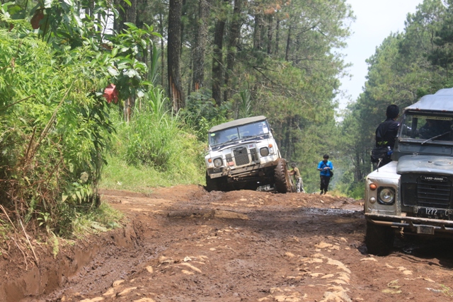 PAKET OFFROAD BANDUNG DAN WISATA OFFROAD CIKOLE LEMBANG - SUKAWANA