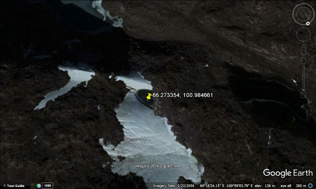 flying saucer UFO ........ Screen shot of the .... "flying saucer?????"........ in Antarctica..... 