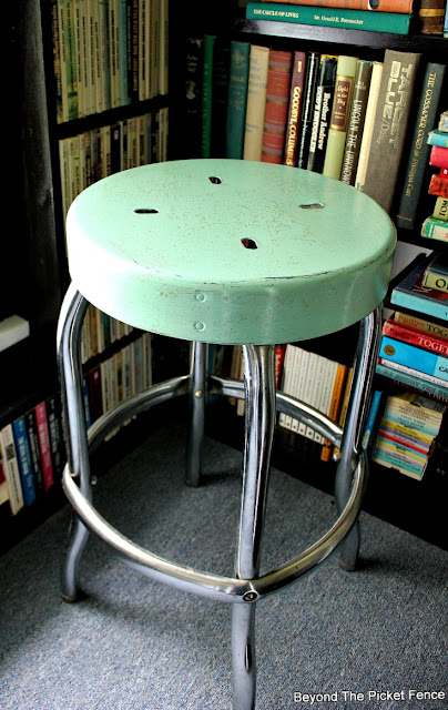 vintage, farmhouse, stool, Fusion Mineral Paint, metal stool, aqua, rust, Minwax, http://bec4-beyondthepicketfence.blogspot.com/2016/05/vintage-farmhouse-stool.html