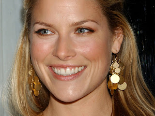 Free non watermarked wallpapers of Ali Larter at Fullwalls.blogspot.com