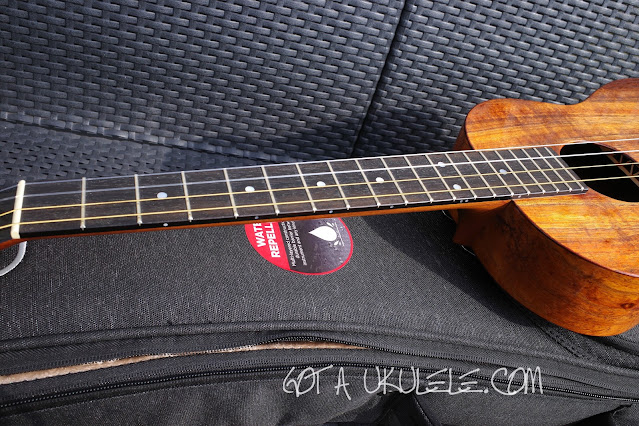 Kanile'a K-1 B Deluxe Baritone Ukulele neck