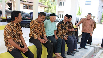 Bupati Yusuf Lubis Jalin Silaturrahmi dan Bercanda Lepas Bersama Tokoh Masyarakat Koto Nopan Rao Utara