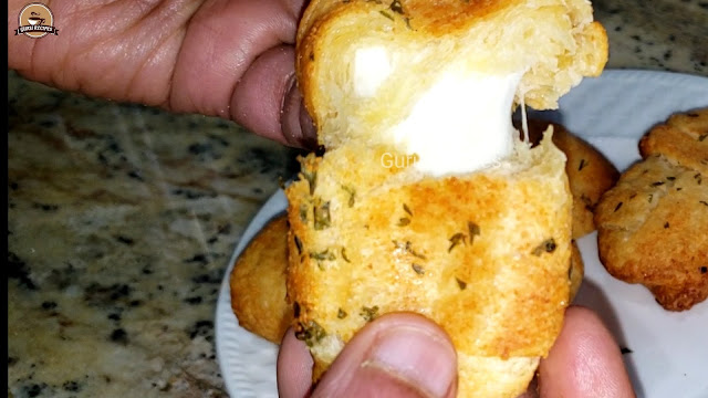 Cheesy Garlic Crescent Rolls in Air Fryer Lid