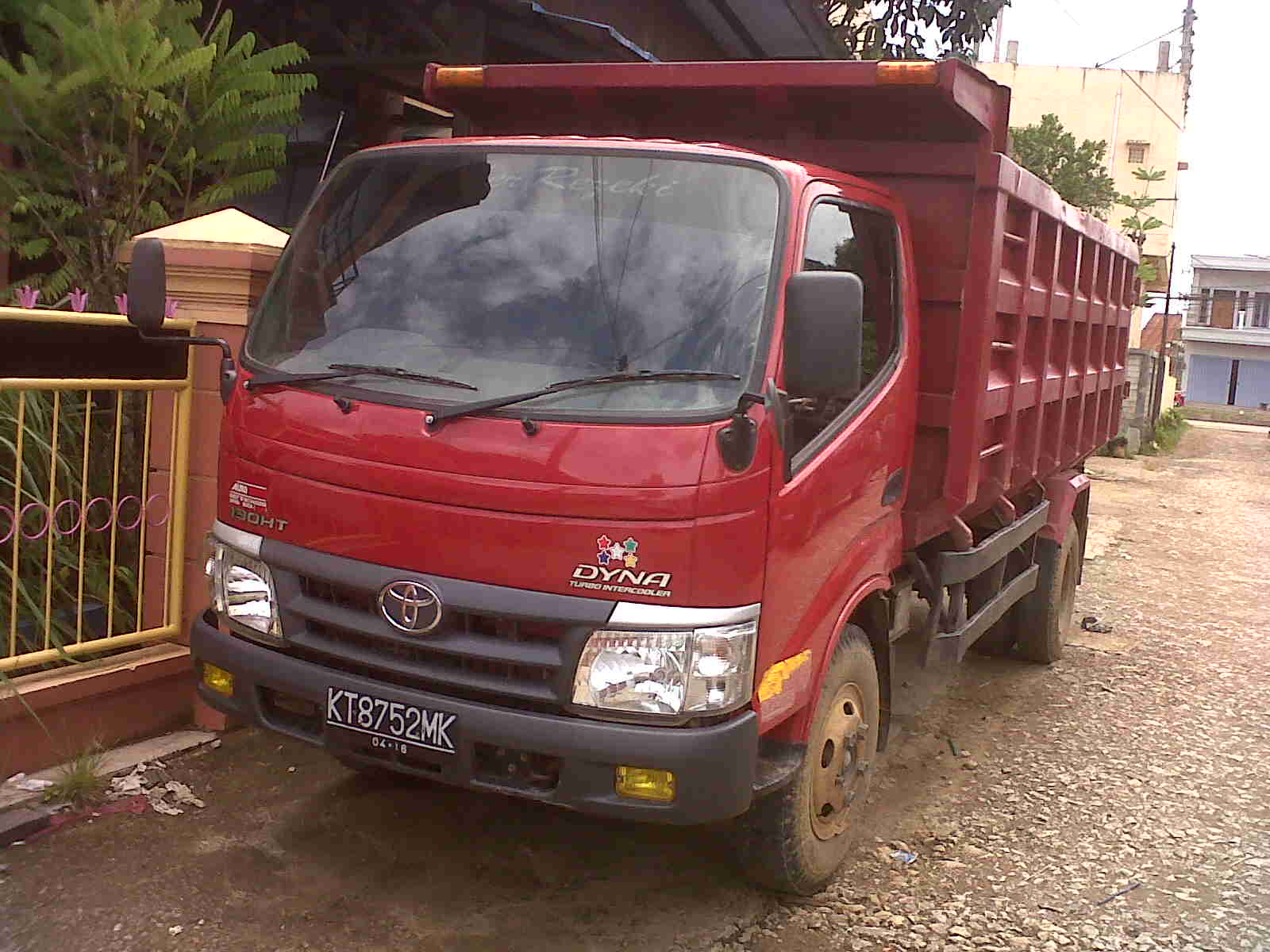 IKLAN BISNIS SAMARINDA Dijual Dump Truck Toyota Dyna 2008 2009 2010