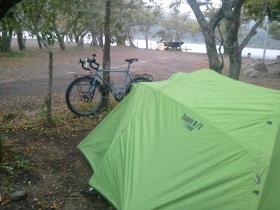 自転車旅行山中湖でキャンプ