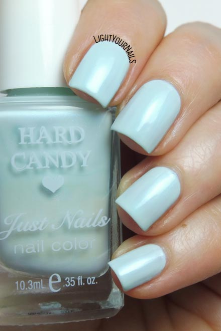 Smalto azzurro shimmer Hard Candy Sky baby blue shimmer nail polish #hardcandy #nails #lightyournails