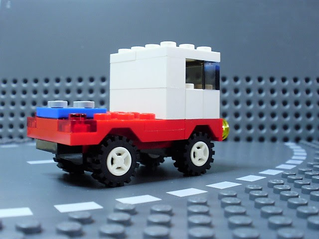 MOC LEGO Camião vermelho e branco