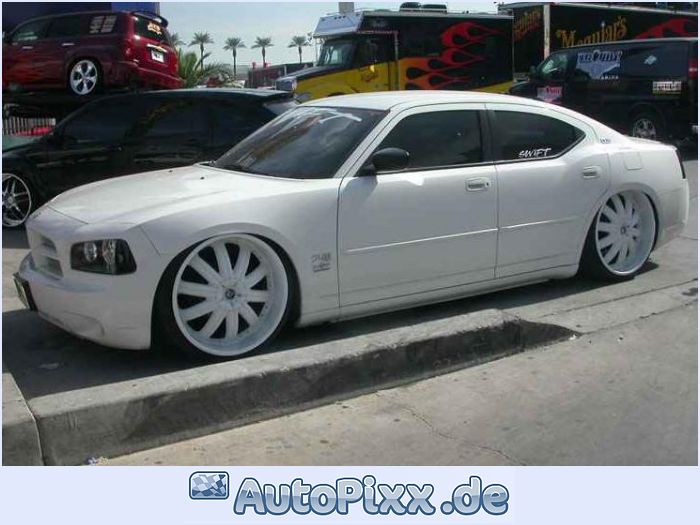 DODGE Charger SRT 8 Tuning