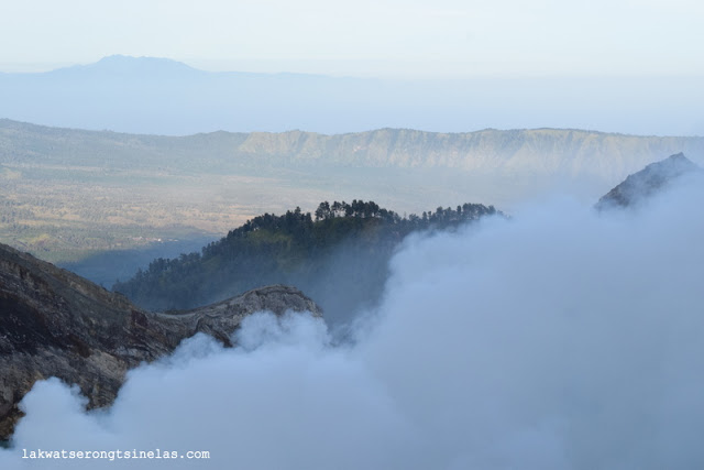 GUIDE TO THE ELECTRIC BLUE FLAMES OF KAWAH IJEN