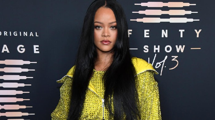 Rise of Rihanna from Barbadian Singer to Global Icon