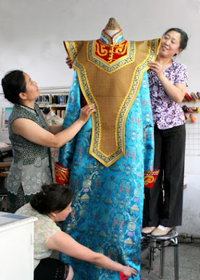 world longest man's wedding gown