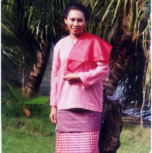 Mengenal Jenis Pakaian  Adat  Perempuan Maluku tahuribabunyi