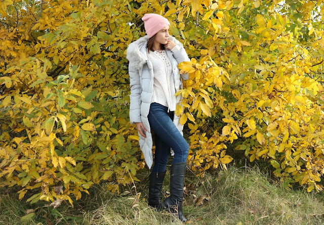 Rosegal Flanging Knit Hat with Feather Embroidered