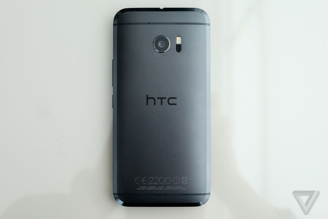 HTC 10 ra mắt: camera 12MP Ultrapixel, BoomSound giá 700 USD