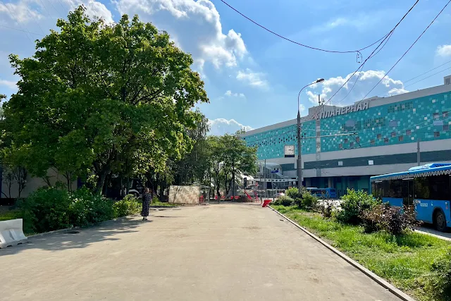 Планерная улица, улица Бубнова, торговый центр «ТПУ Планерная»