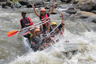 Outbound Jogja Arung Jeram Magelang