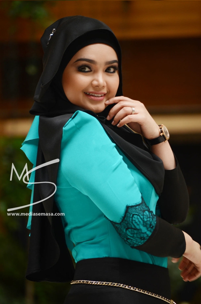 Gambar Siti Nurhaliza Bertudung  Dari Media Semasa Love 
