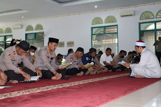 Polres Palopo dan Bhayangkari Cabang Palopo Doa dan Zikir Bersama Menyambut Bulan Suci Ramadhan 1443 H