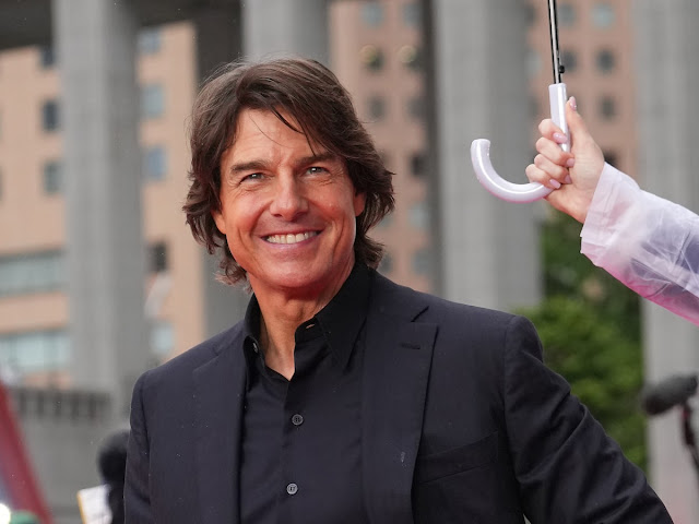 Tom-Cruise_titula_vitez_ana-de-armas_Velika-Britanija_odlikovanje