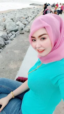 Cewek cantik berkerudung, Cewek cantik dengan busana islami, Cewek cantik natural ala hijabers, Cewek berhijab sangat mempesona, Pesona wanita berhijab, Jilbab kekinian, hijab instagram, wanita berhijab, hijaber indonesia, hijaber instagram, model instagram terbaru, hijaber cantik asal indonesia, cewek indo berhijab, hijab korea, hijab viral, jodoh islami, gadis berhijab, gadis pakek hijab, cewek pakek jilbab, jilbab ala siswi, siswi berhijab, mahasiswi instagram, instagram polwan, instagram pegawai bank, instagram sekretaris berhijab cantik, instagram teller bank cantik, pegawai minimarket cantik, abg cantik, jilbab abg, jilbab kekinin, instagram cewek berjilbab cantik, kecantikan alami, hijabers asia cantik, janda islam, tante cantik, cewek semarang, cewek aceh, gadis aceh, jilbab malaysia, jilbab melayu, cewek muslimah, wanita muslimah, pakaian wanita muslimah, ustadzah cantik, sekretaris berjilbab, cewek berjilbab pakek kacamata, cewek cantik banget dengan berhijab,