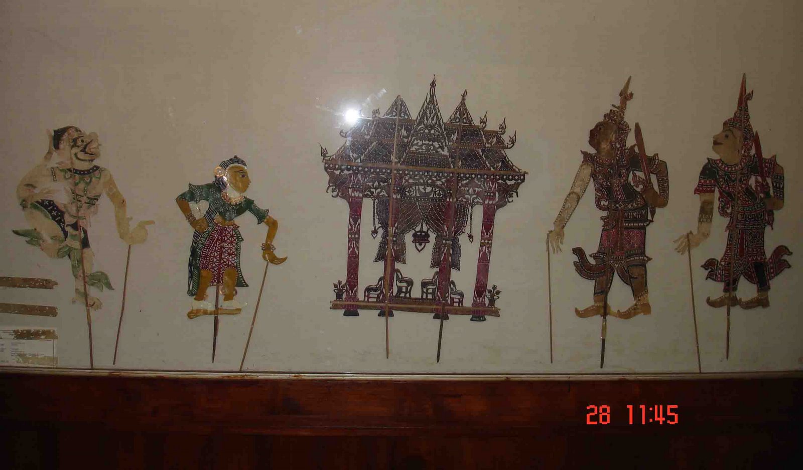 ~kresn0~ TinjauanDesain2(Untar): Wayang kulit, patung, dan 