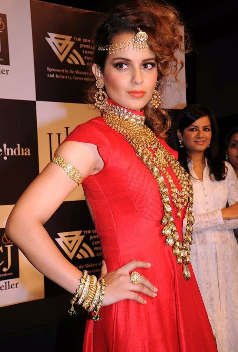 kangana ranaut rampwalk at iijw event