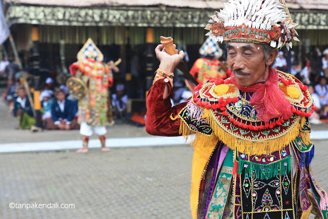 kedasa batur