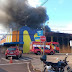 Incêndio de grandes proporções atinge mercado no centro de Ibiporã
