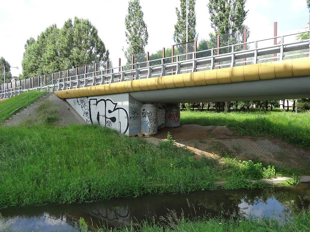 Graffiti mostu Siekierkowskiego