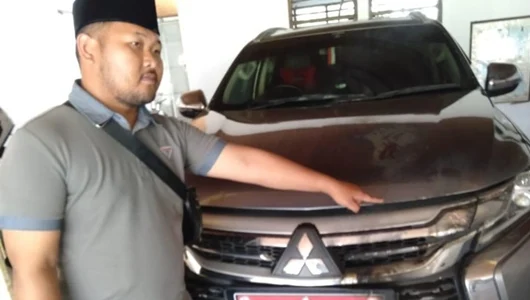 Mobil Dinas Bupati Tegal Dilempar Bensin dan Dibakar Orang Tak Dikenal