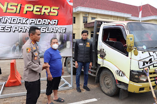 Polres Pandeglang Tangkap Pengelola Tambang Pasir Ilegal di Cigeulis