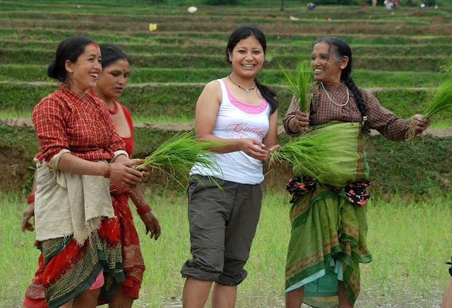 Nepali Girls in Ropain Plantation