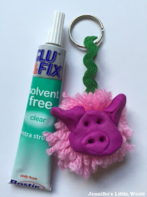 Fimo and pink pom pom pig keyring