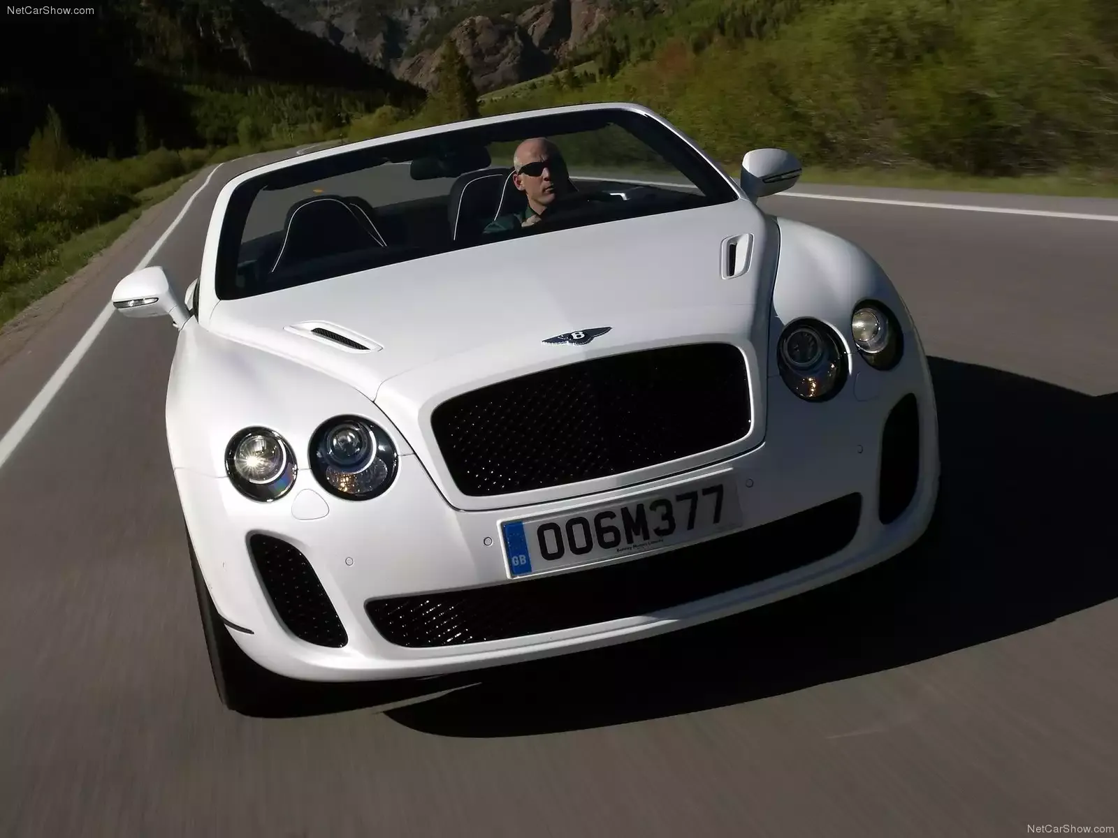 Hình ảnh xe ô tô Bentley Continental Supersports Convertible 2011 & nội ngoại thất