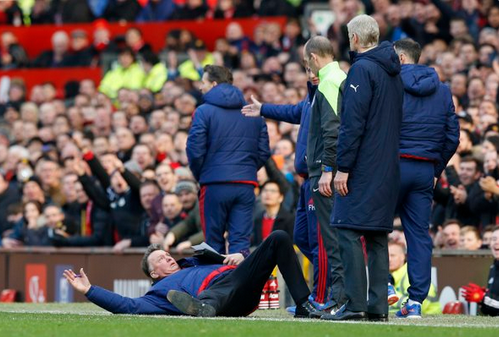 Louis van Gaal's tumble