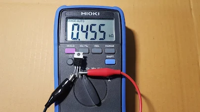 testing electronic components with  multimeter