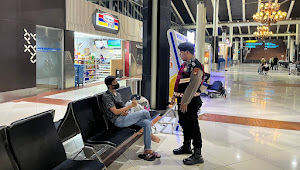 Cegah Gangguan Kamtibmas, Polisi Berseragam Lengkap Sisir Bandara Soetta
