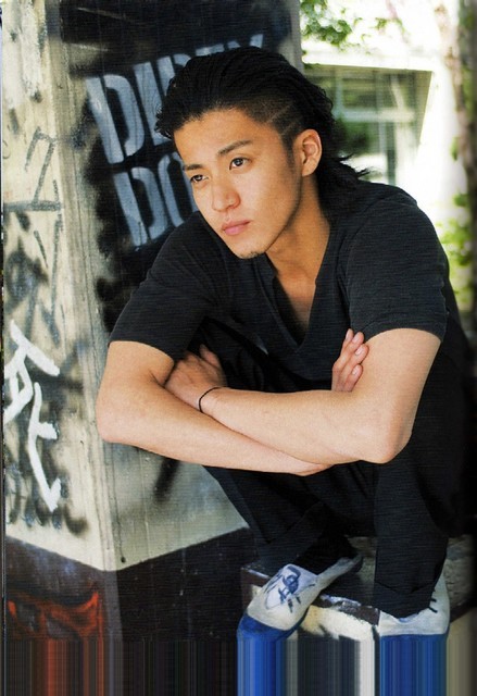 genji takuya. (head of suzuran). antara keje gile serizawa yg aq pling suke